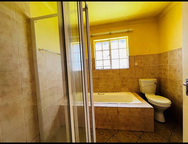 2 BEDROOM FREEHOLD FOR SALE IN STONEHENGE EXT 5